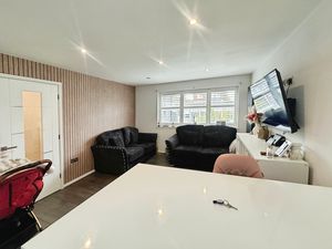 Lounge- click for photo gallery